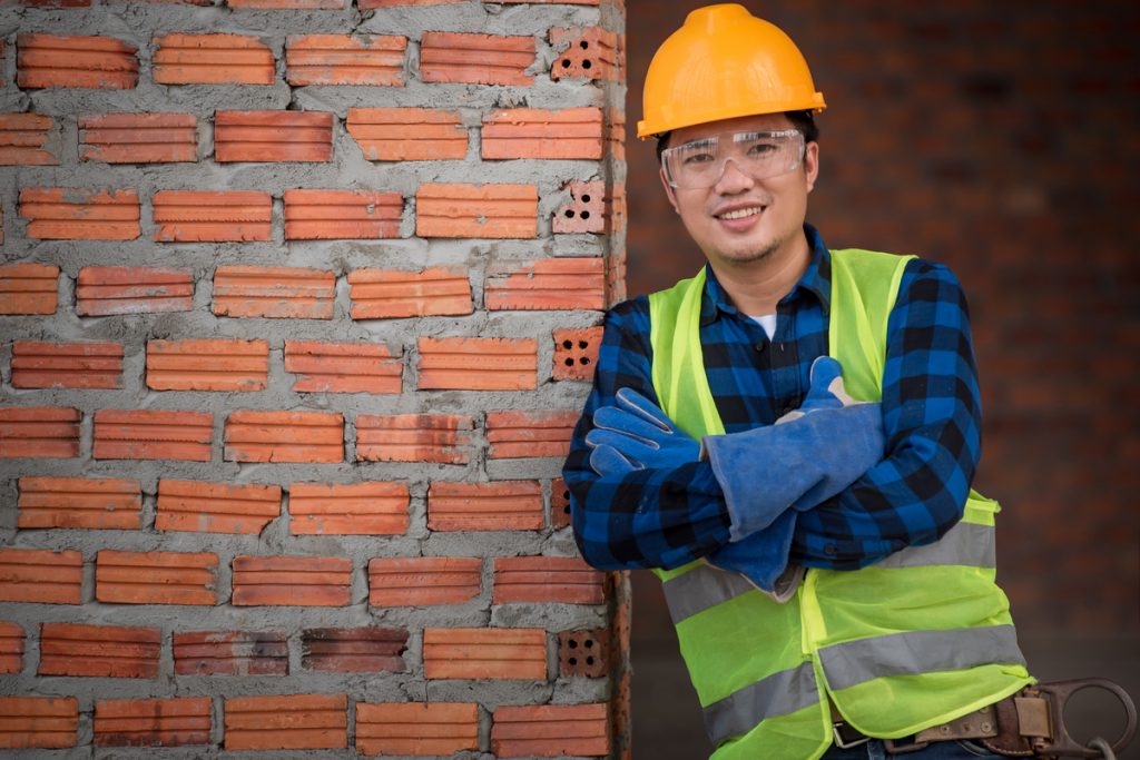 Muncitori Asia in Constructii