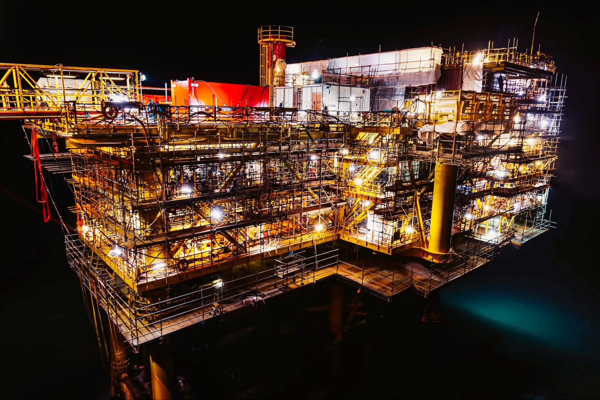 Industria petrolieră: industria în care ai nevoie să te bazezi pe angajați responsabili și organizați