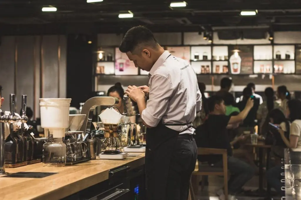 Blog - Barista, un job cu studii sau autoeducare -Ce vor firmele de la un barista profesionist - Workfinder International
