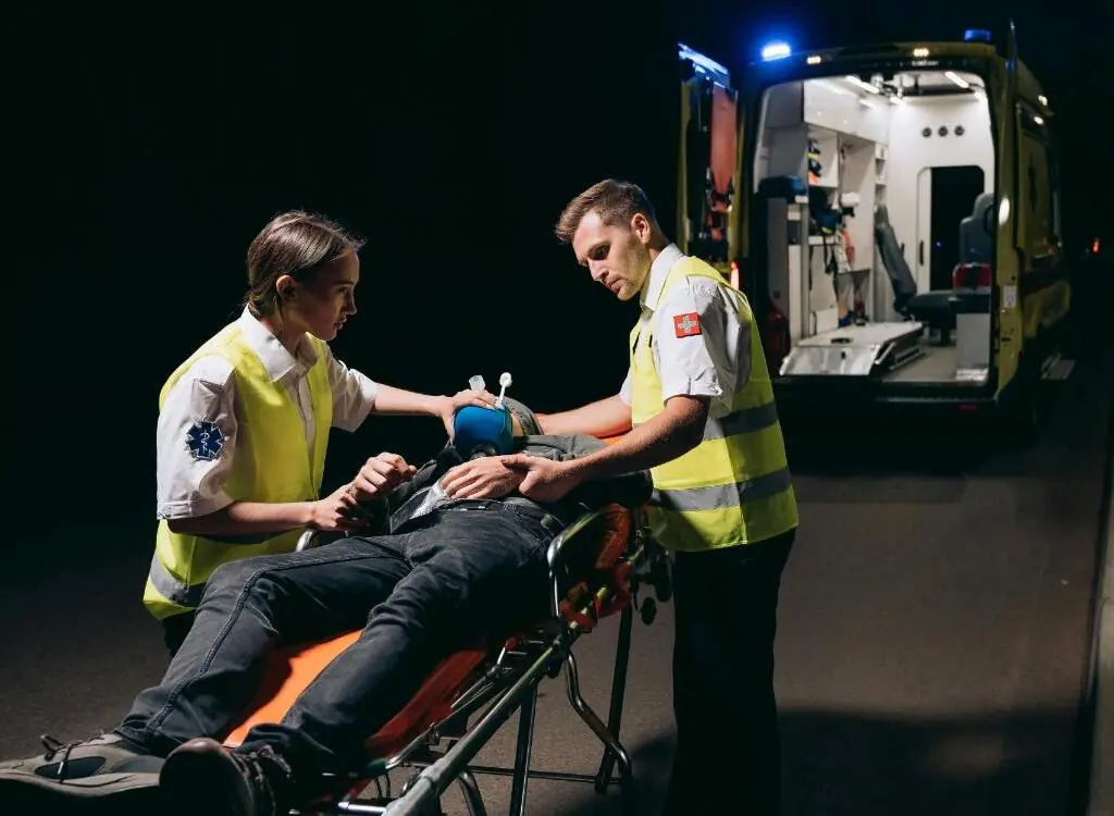 Blog - Brancardier una dintre meseriile de bază în domeniul medical. Ce face un brancardier