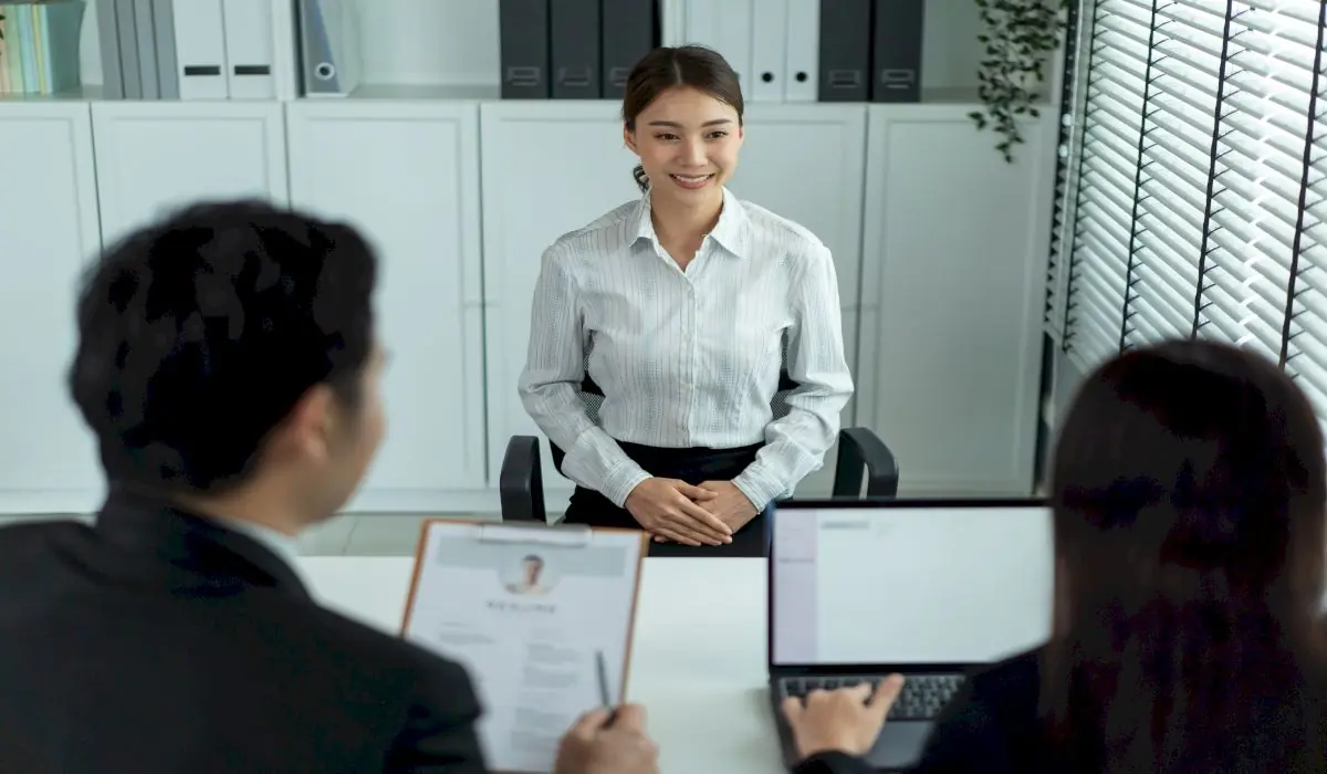 Riscurile și capcanele recrutării forței de muncă din Asia: Ce trebuie să știe angajatorii?